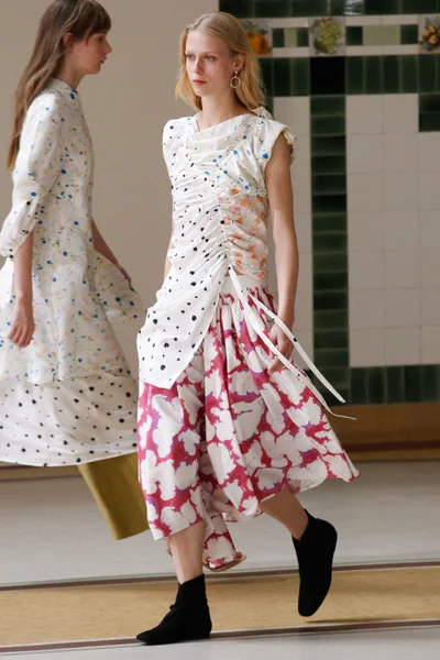Look 26